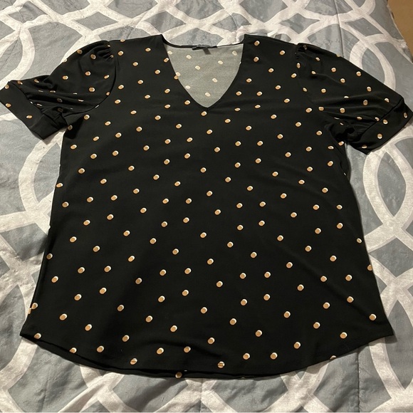Adrianna Papell Tops - Adrianna Papell Black and Gold Short Sleeve Blouse